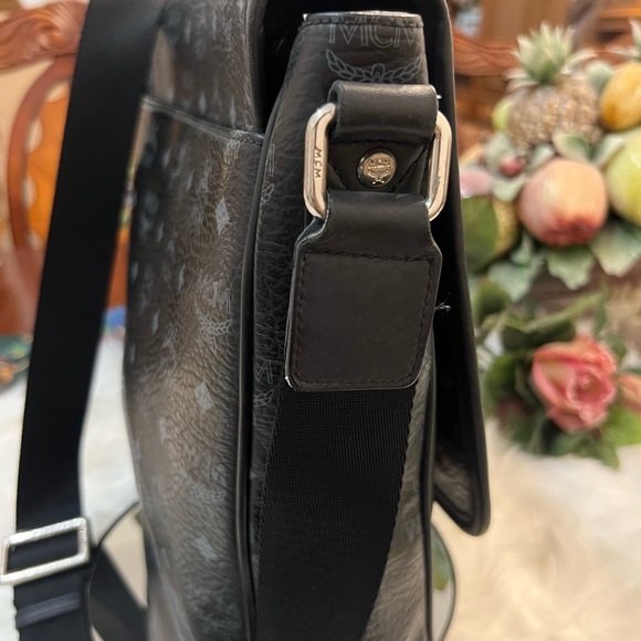 MCM Visetos Crossbody - Picture 5 of 17